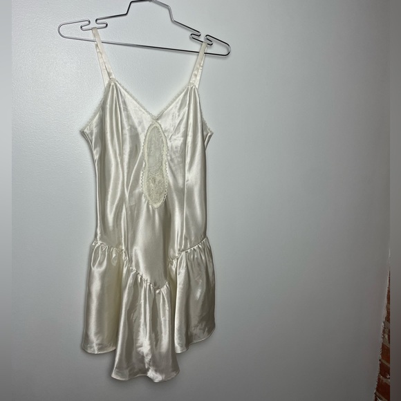Victoria's Secret Other - Y2K Victoria’s Secret White Chemise